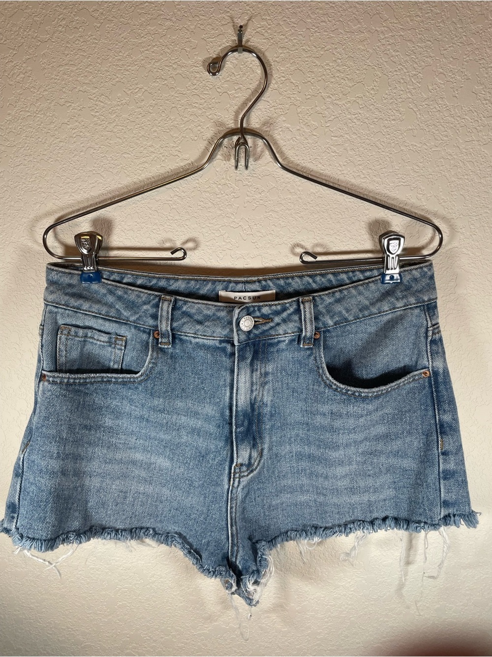 PacSun Mom Short Light Wash Distressed Denim Cutoff Shorts Size 29 - Picture 2 of 9